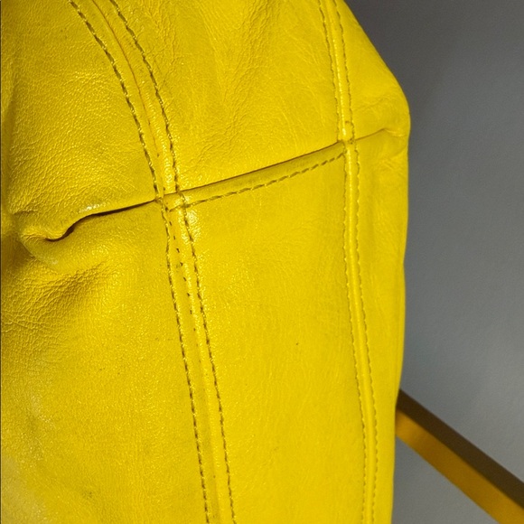 Coach Soft Pebble Golden Yellow Leather shoulder/Crossbo Gold hardware, hang tag - Picture 8 of 14